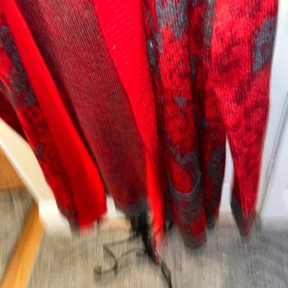 Sparrow Anthropologie Size M Red and Gray Hooded Cardigan Sweater Floral New - Picture 9 of 9